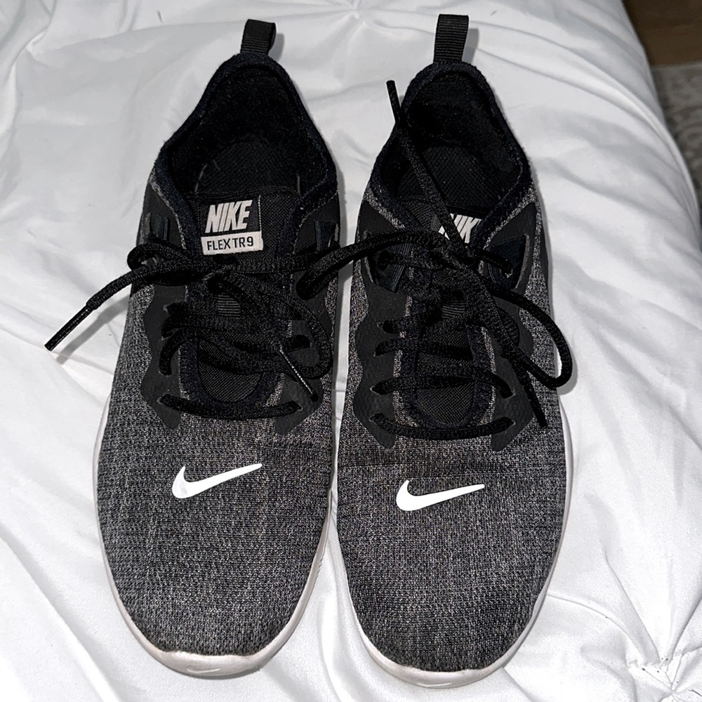 Nike Flex TR9 Sneakers